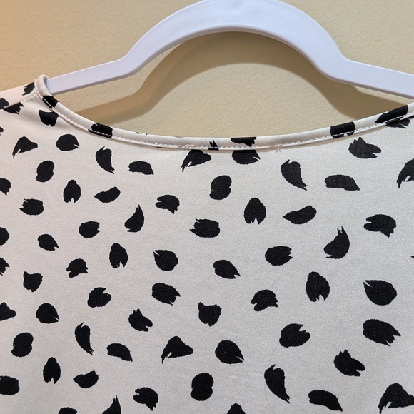 PerSeption Concept Monochrome Leaf Print Top - Picture 10 of 10